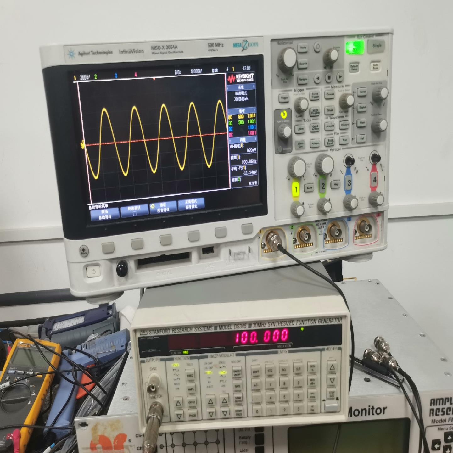 （议价）福ds345函数信号发生器 30mhz