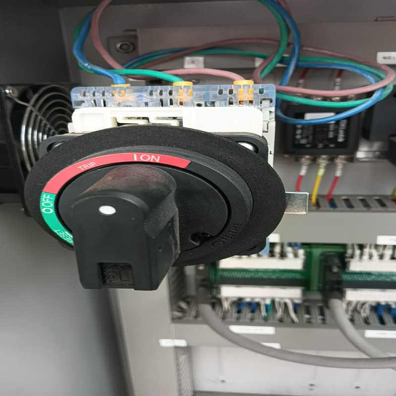 议~富士漏电断路器EW32EAG   3P15A