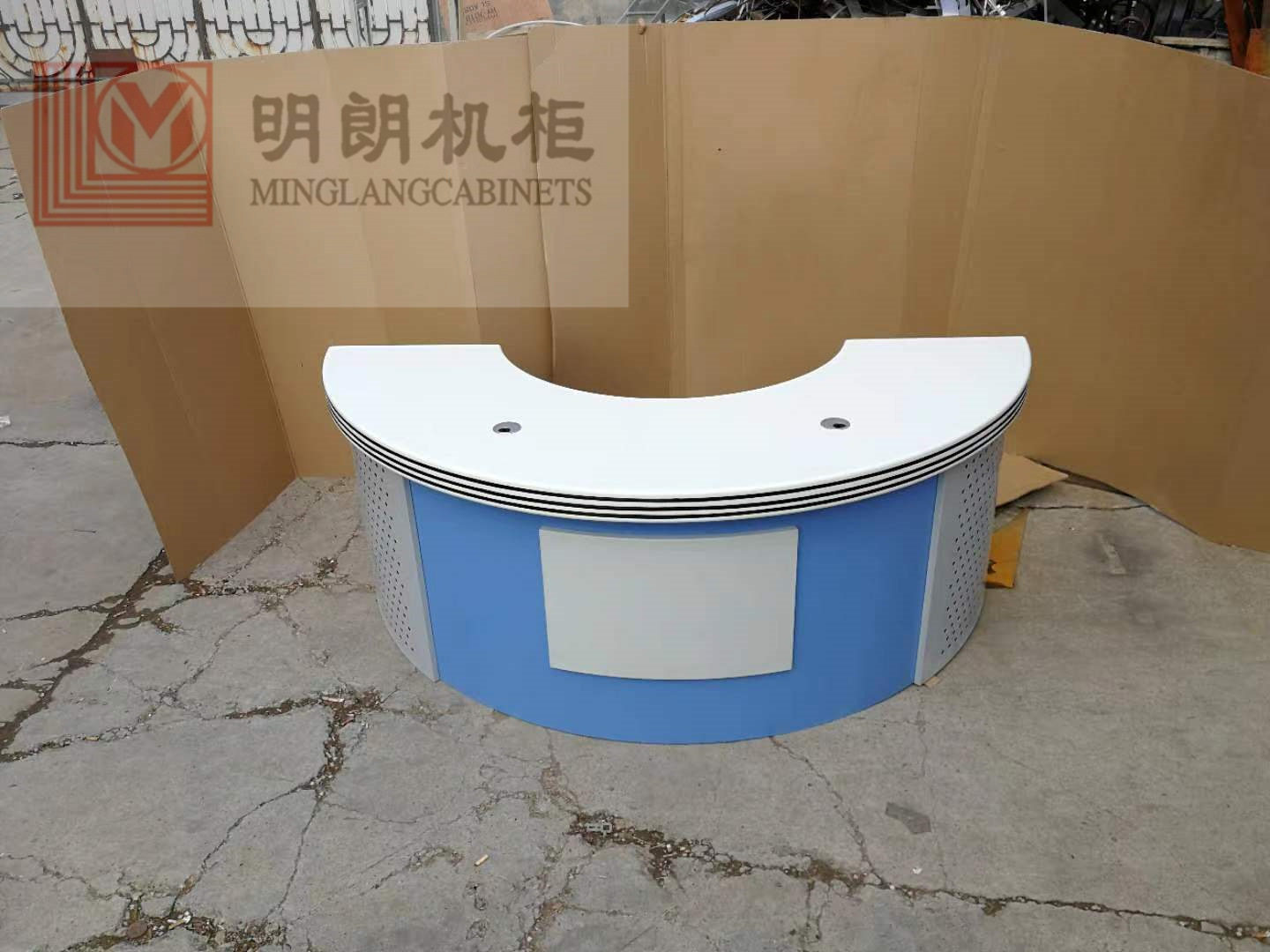 北京明朗机柜演播室播音桌直播台访谈专业新闻采访主持人桌校园