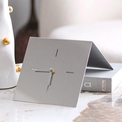 现代家居轻奢风金属台钟时件钟样板摆房展厅软装饰品RWS卧室座钟