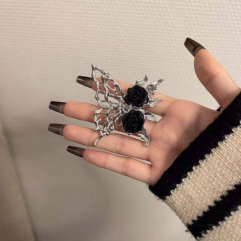 Vintage Punk Butterfly Ring: Liquid Metal Black Rose - Product image 4