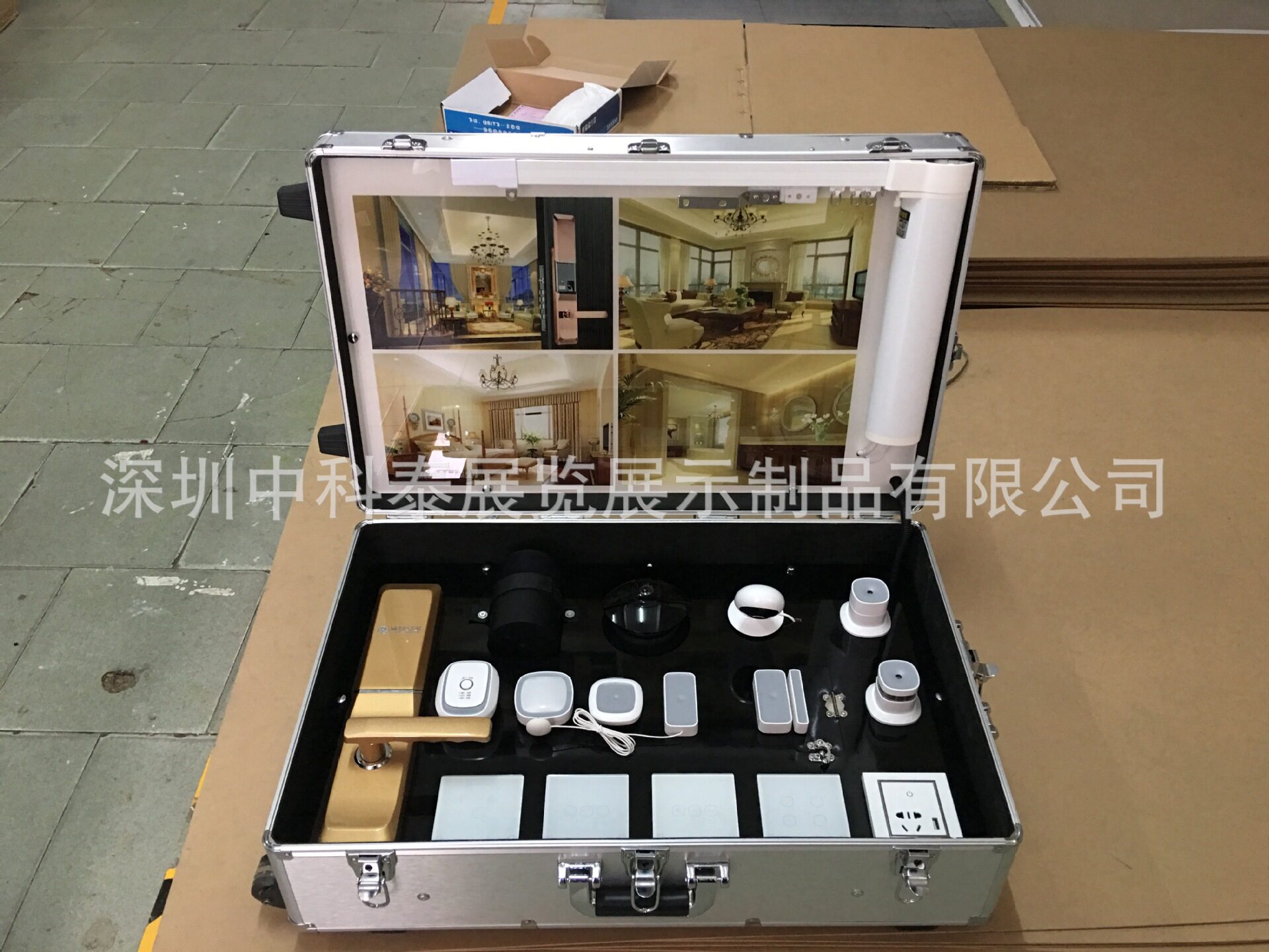 厂家专业定 制智能家居展示箱智能门锁86开关 电动窗帘演示