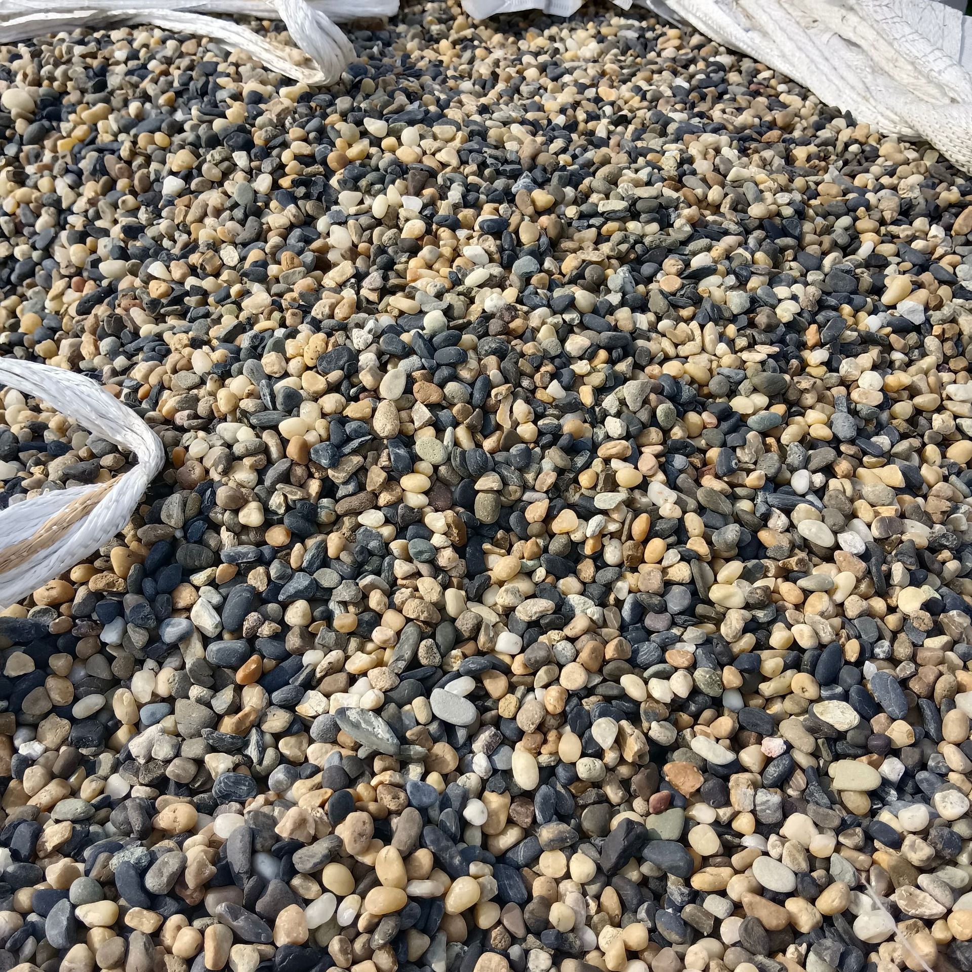 天然鹅卵石多肉盆栽鱼缸装饰
