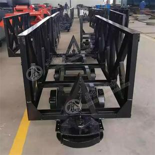 矿运输车MLC5-用6材与料车缘MLC5-6材钢轨轮间留有一定间隙