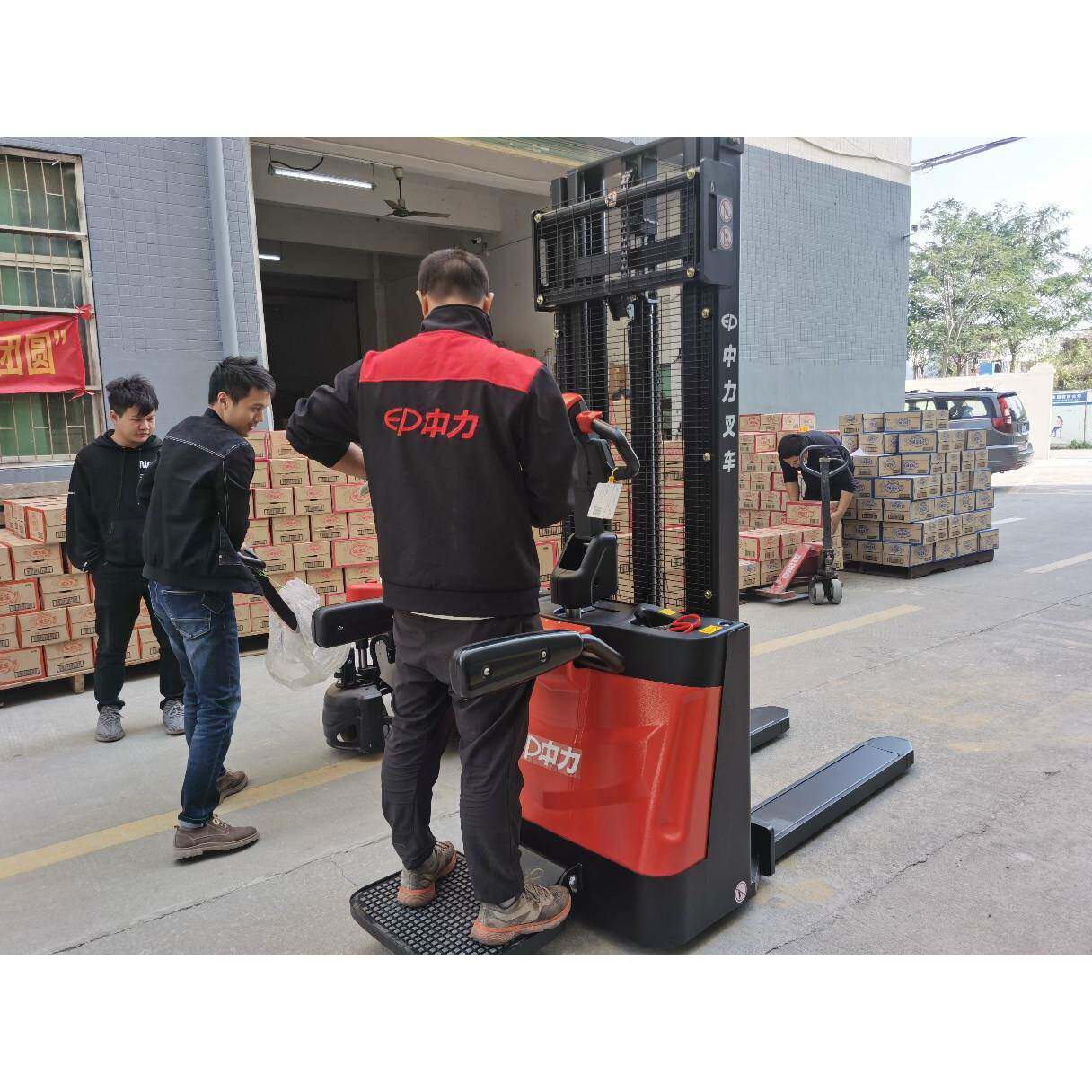 龙岗中全电踏板式电力动堆堆高动车1.5ESR151吨垛车深圳销售出租