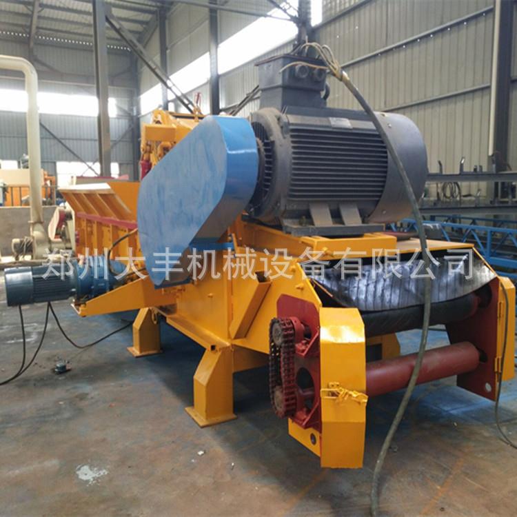 大型综合式木材破碎机带钉模板杂木稻草秸秆粉碎机移动树枝削片机