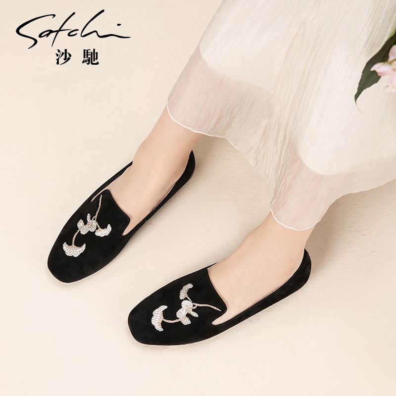 沙驰女鞋国风刺绣丝绒羊皮单鞋