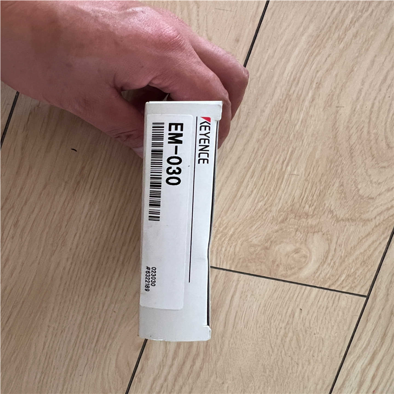 （议价）基恩士EM-030传感器,包装盒有点压，介意的勿扰,有两