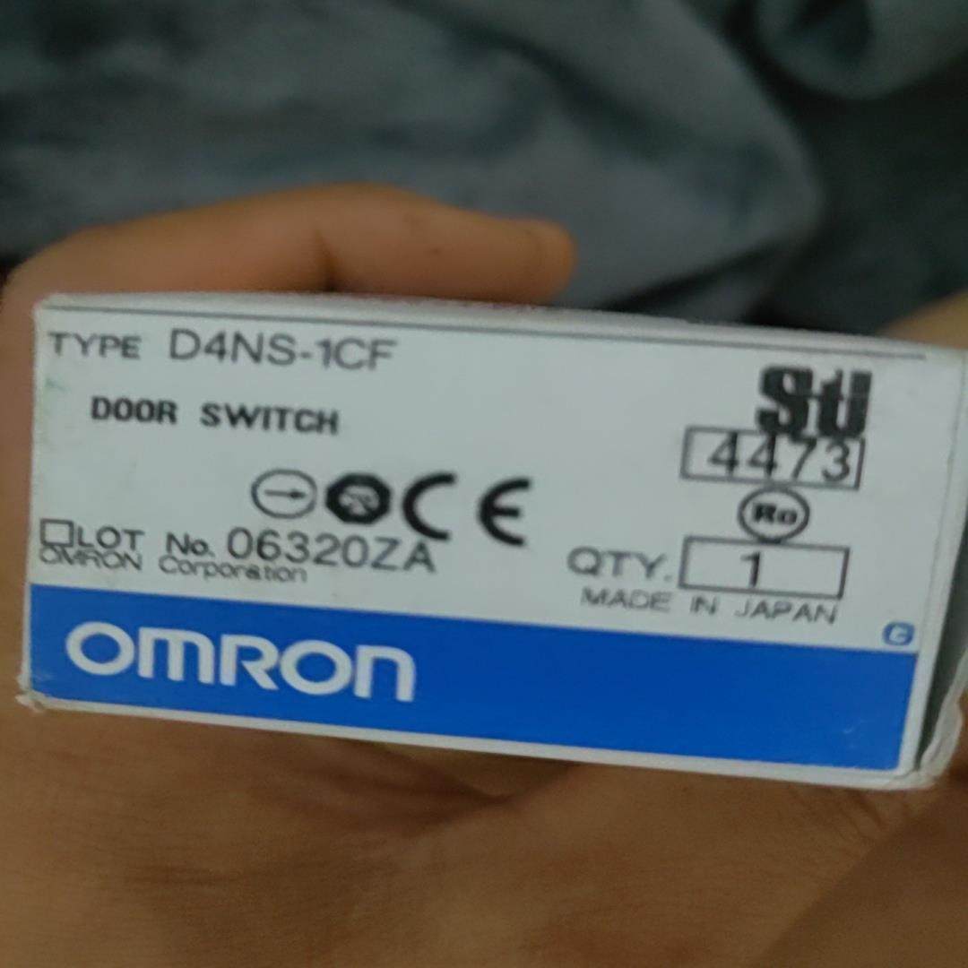 【顺庆】欧姆龙安全门开关，D4NS-4CF【议价】