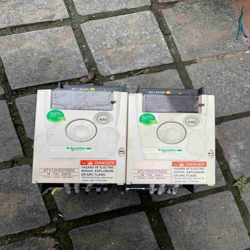 施耐德变频器ATV12H037M2X 单相220V 037议价