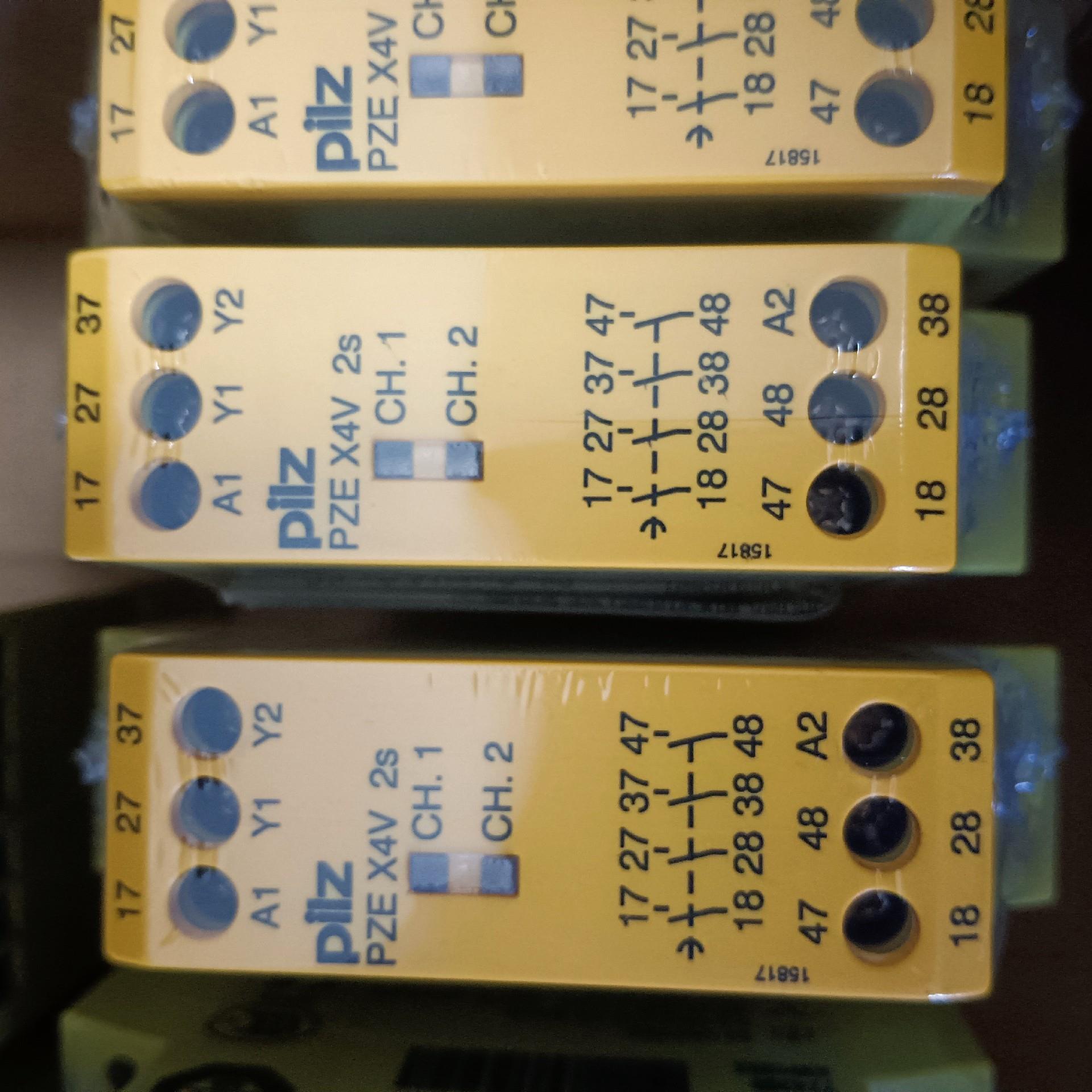 pilz皮尔兹X4V 2s 编号774582 安全继电器~议价