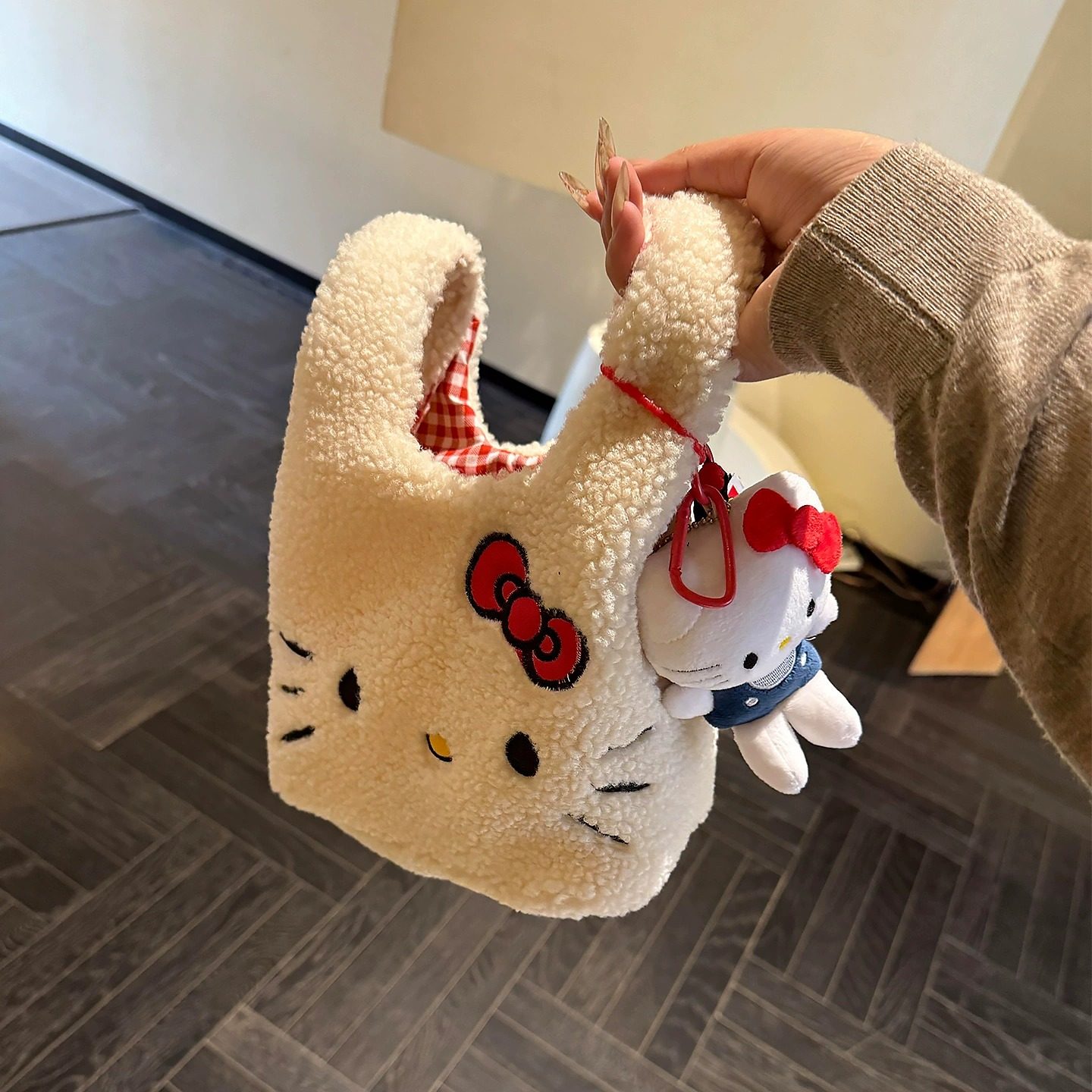 哈喽Kitty手腕包小拎包女生高颜值上班通勤包韩系百搭杂物收纳包,箱包皮具/热销女包/男包,手拿包,淘宝优惠券,粉丝福利购,淘宝优惠卷