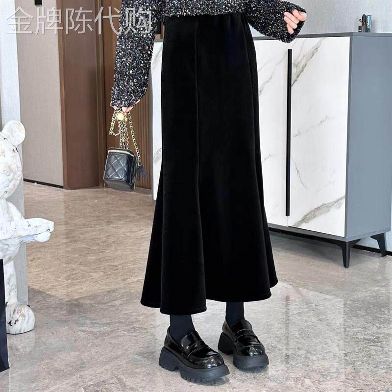 高级感丝绒半身裙女2025春秋新款大尺码高腰修身中长版黑色鱼尾裙