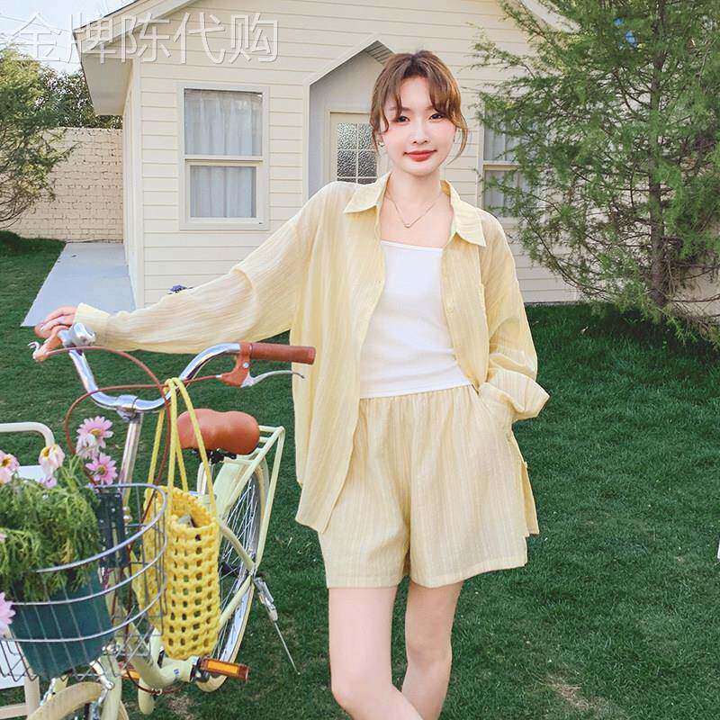 黄色休闲套装女夏2026新款韩系松弛感穿搭轻薄防晒衬衫短裤两件套
