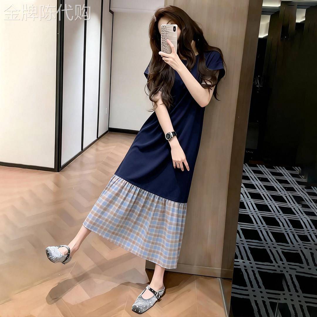 韩系蓝色拼接格子短袖连衣裙女夏2026新款设计感超好看t恤长裙子