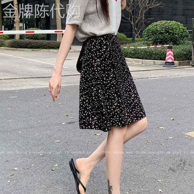 黑色碎花半身裙女夏季2026新款高腰显瘦短裙小个子休闲百搭a字裙