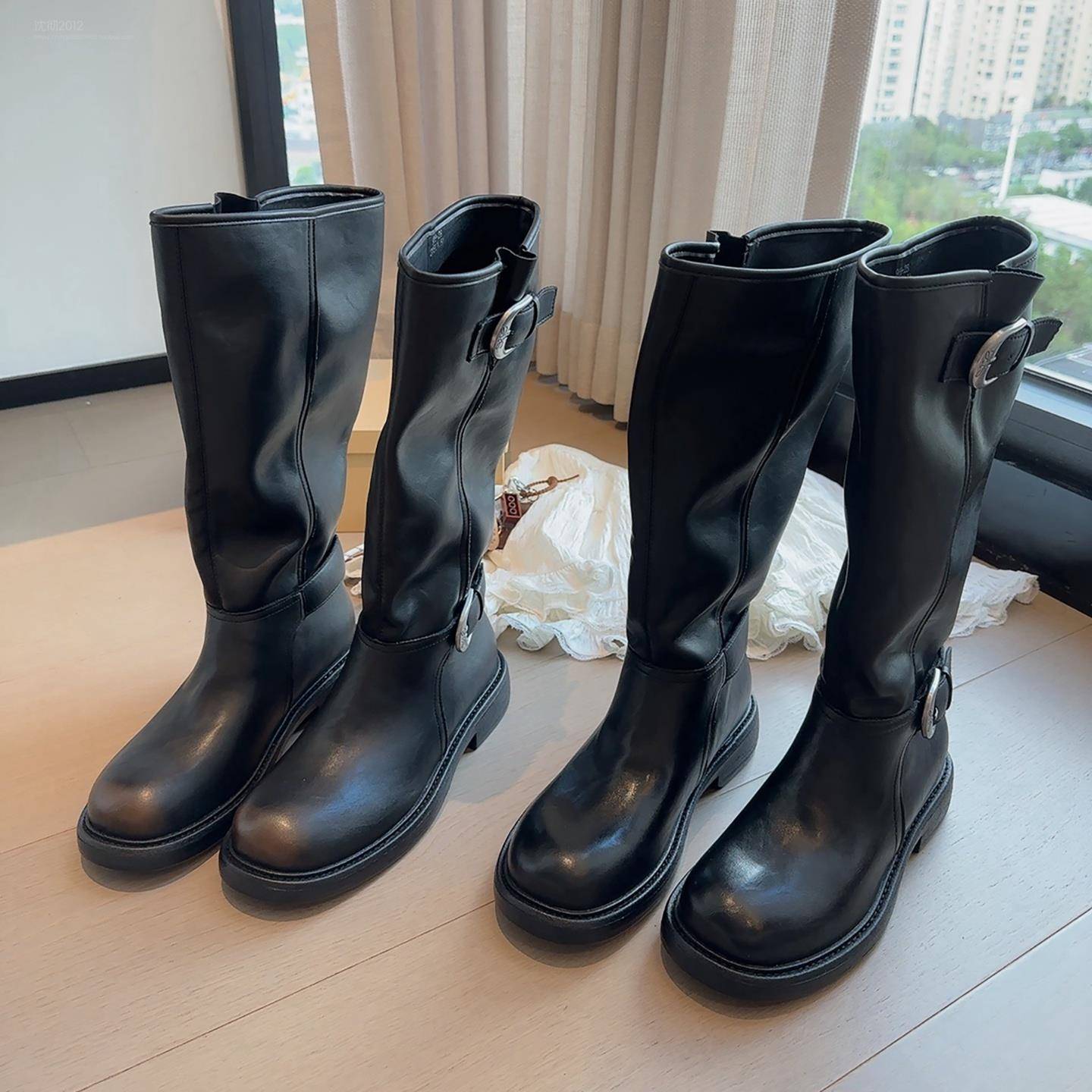 香港真皮带扣西部骑士靴女2025秋动新款英伦褶皱不过膝长筒堆堆靴