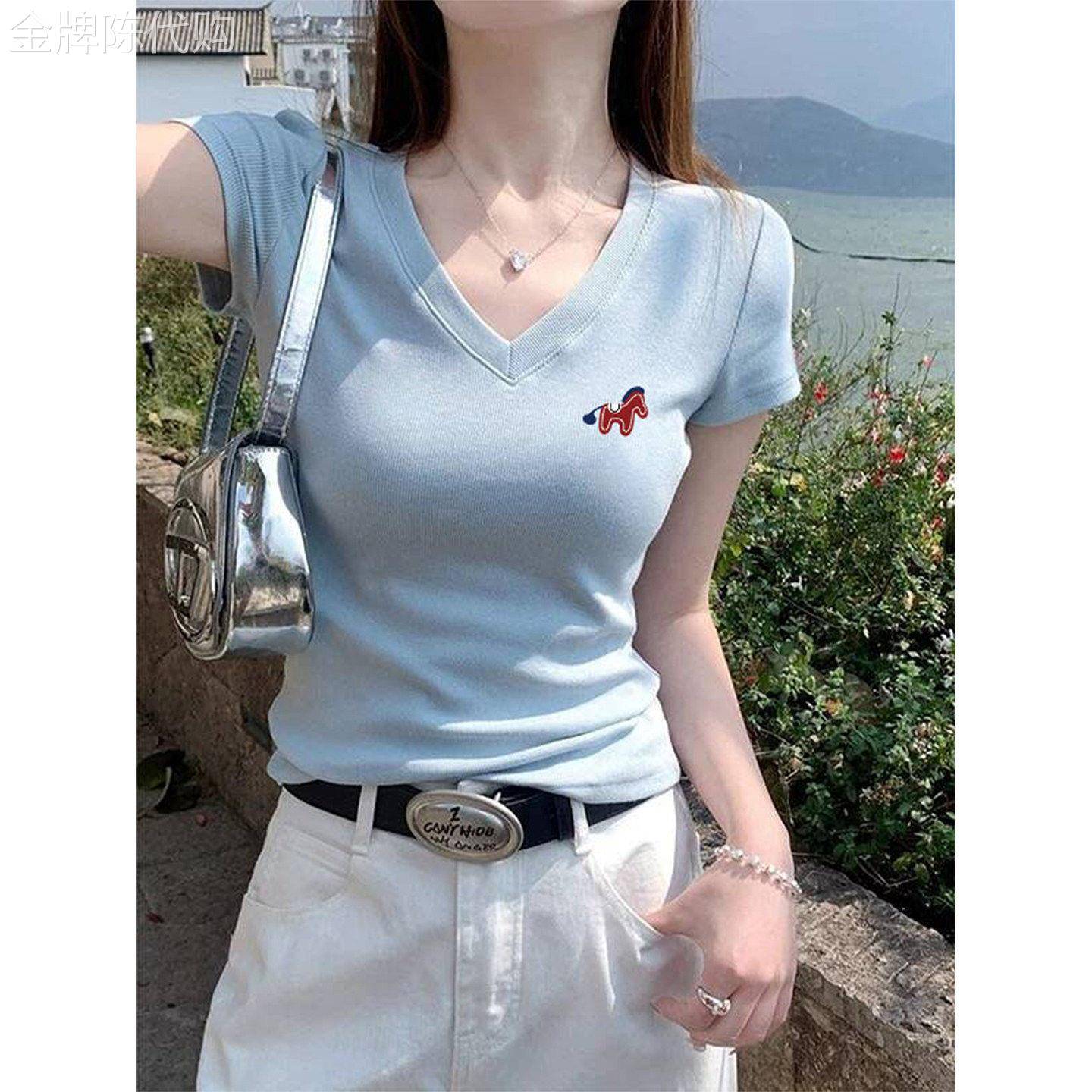 韩国设计感V领正肩纯棉短袖t恤女装修身显瘦浅蓝色上衣2026新款夏