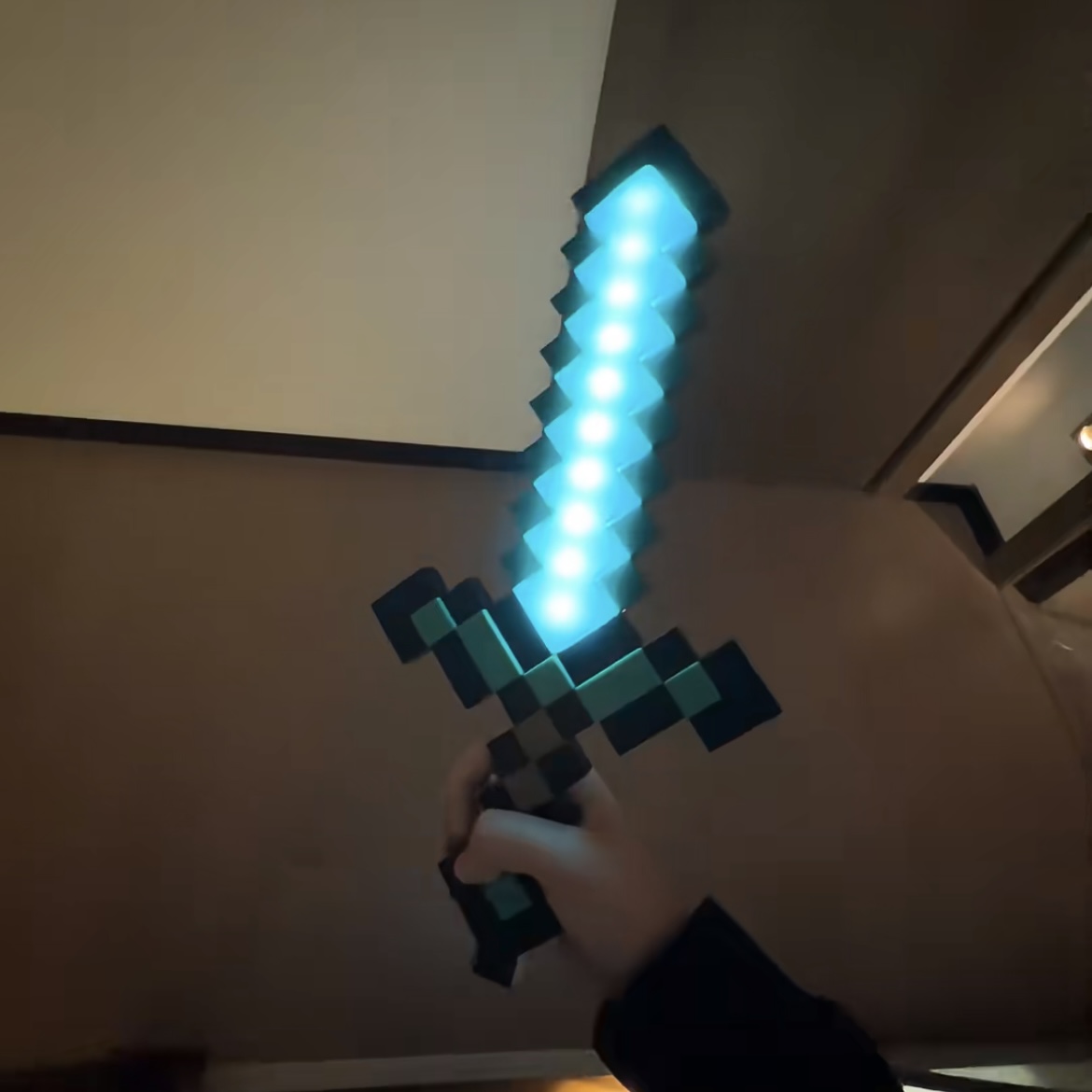 我的世界钻石剑镐二合一玩具武器mc游戏周边激光剑套装模型弓箭