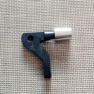 现货747削皮机轴承压脚801铲皮机滚轮压脚大号小号送料轮压脚压轮