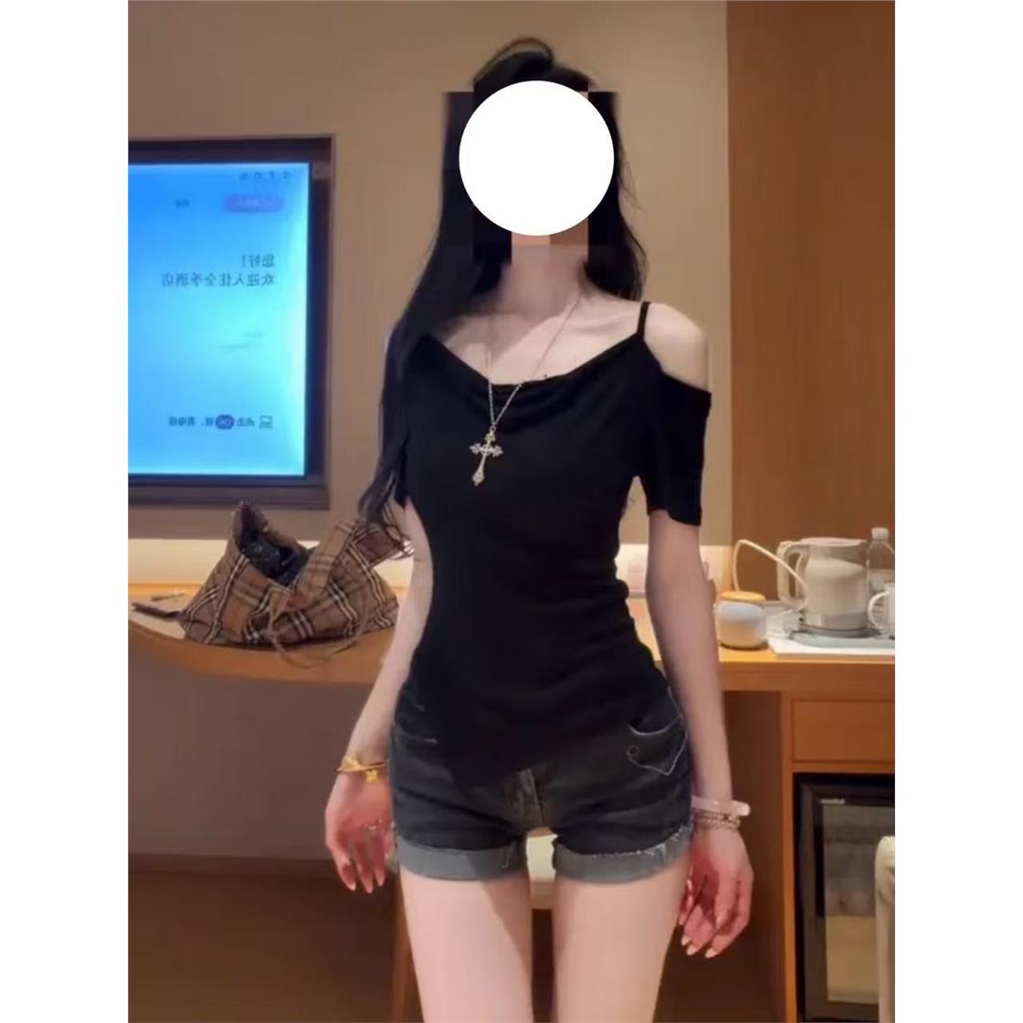 法式甜辣妹黑色露肩短袖t