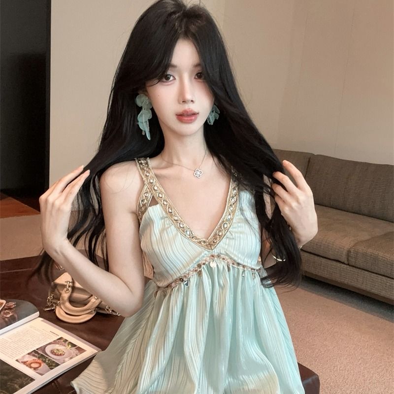 高级感露肩挂脖V领吊带女