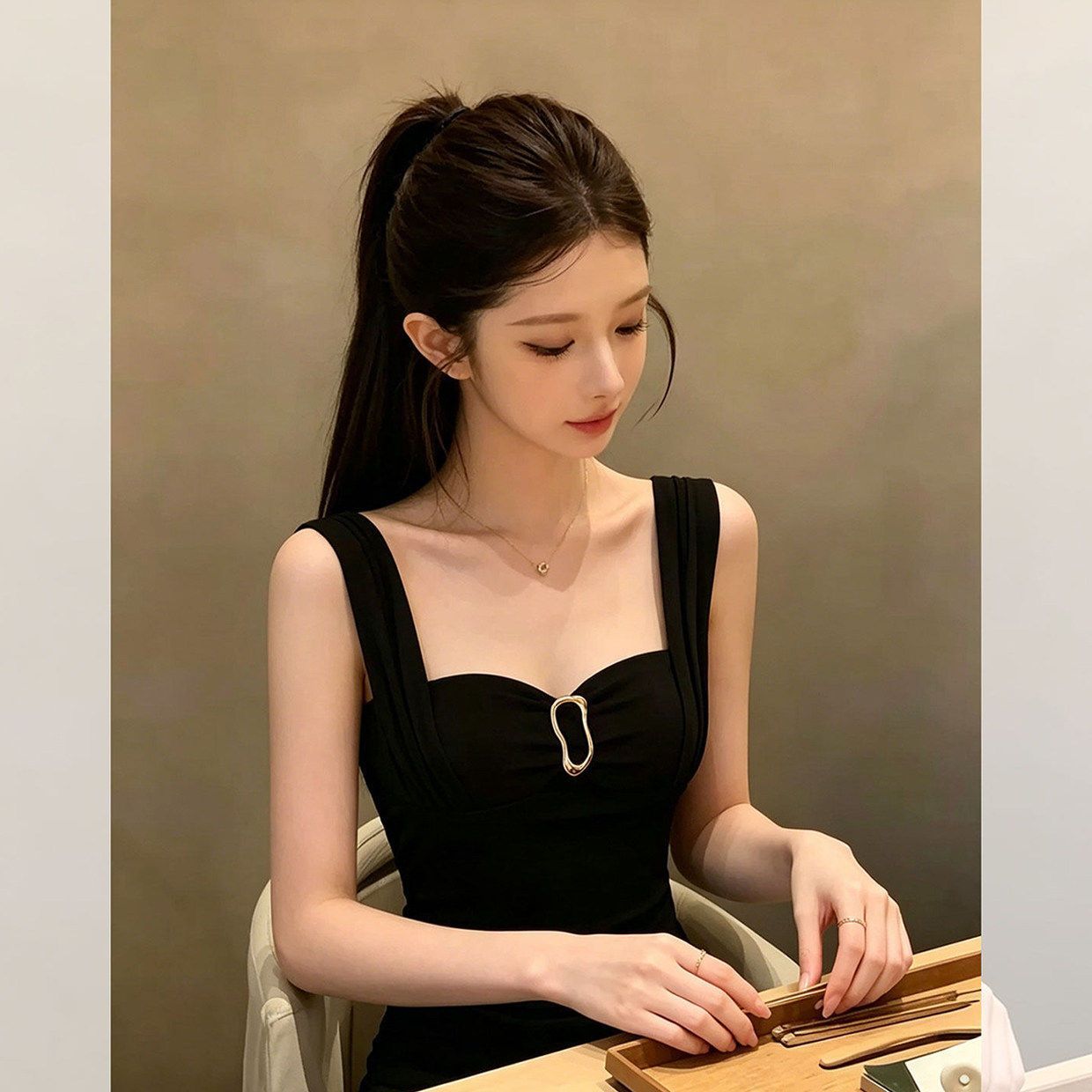 法式高级感黑色韩版内搭