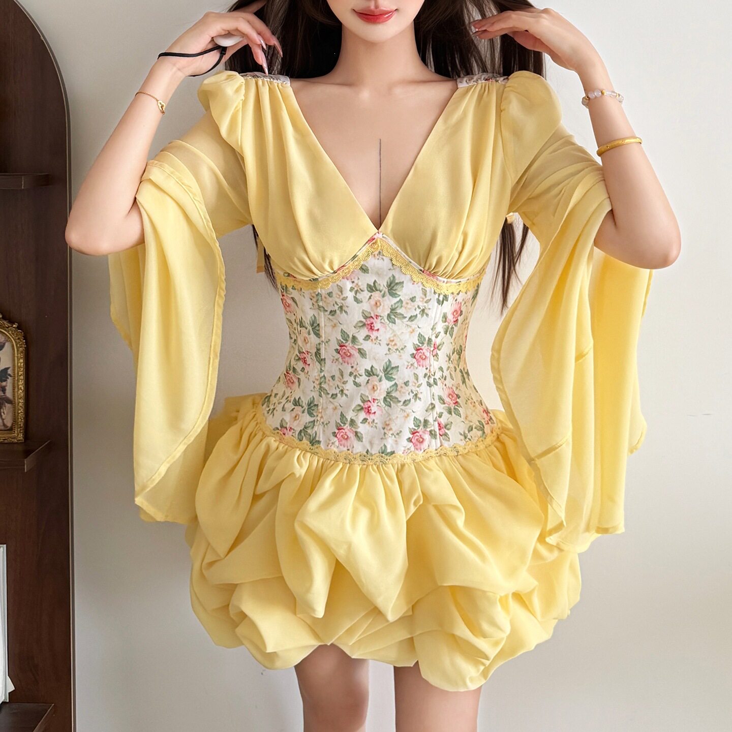 欧美复古宫廷碎花V领蓬蓬裙