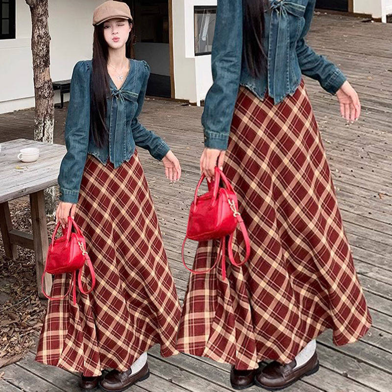 复古红色格子半身裙女秋冬季高腰显廋减龄百搭中长款a字大摆伞裙