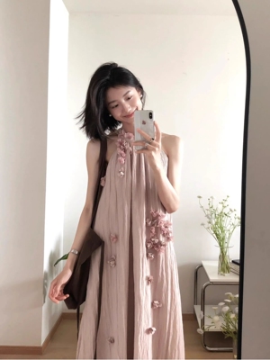 法式高级感无袖挂脖连衣裙子女夏季2024新款海边度假宽松气质长裙