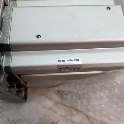 RS2H80-40DM-X2700 气缸 气动自动化机械配件议价维修