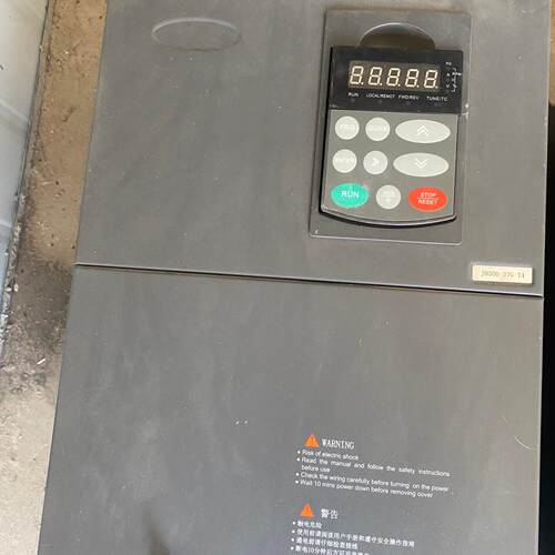 JH300-37G-T4 变频器 加科达380V输入 37KW议价维修