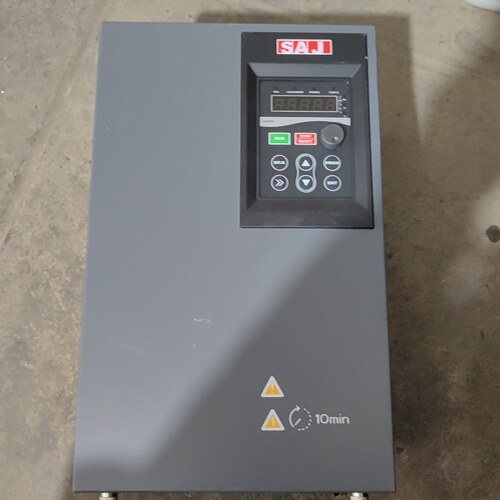 VM1000-4T022GB/030PB 三晶变频器 工业调速设备议价维修