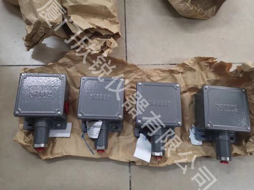 索尔SOR差压开关液位开关压力开关9RN-EE45-M4-C1A-TTX