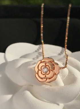 高版本轻奢山茶花项链女镀18k玫瑰金网红名媛气质高级感锁骨链