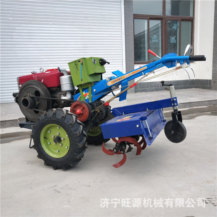 12马力手扶车牵引旋耕水旱两用
