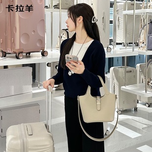 卡拉羊x独白超轻水桶包妈妈包时尚简约百搭女包手提斜跨托特包