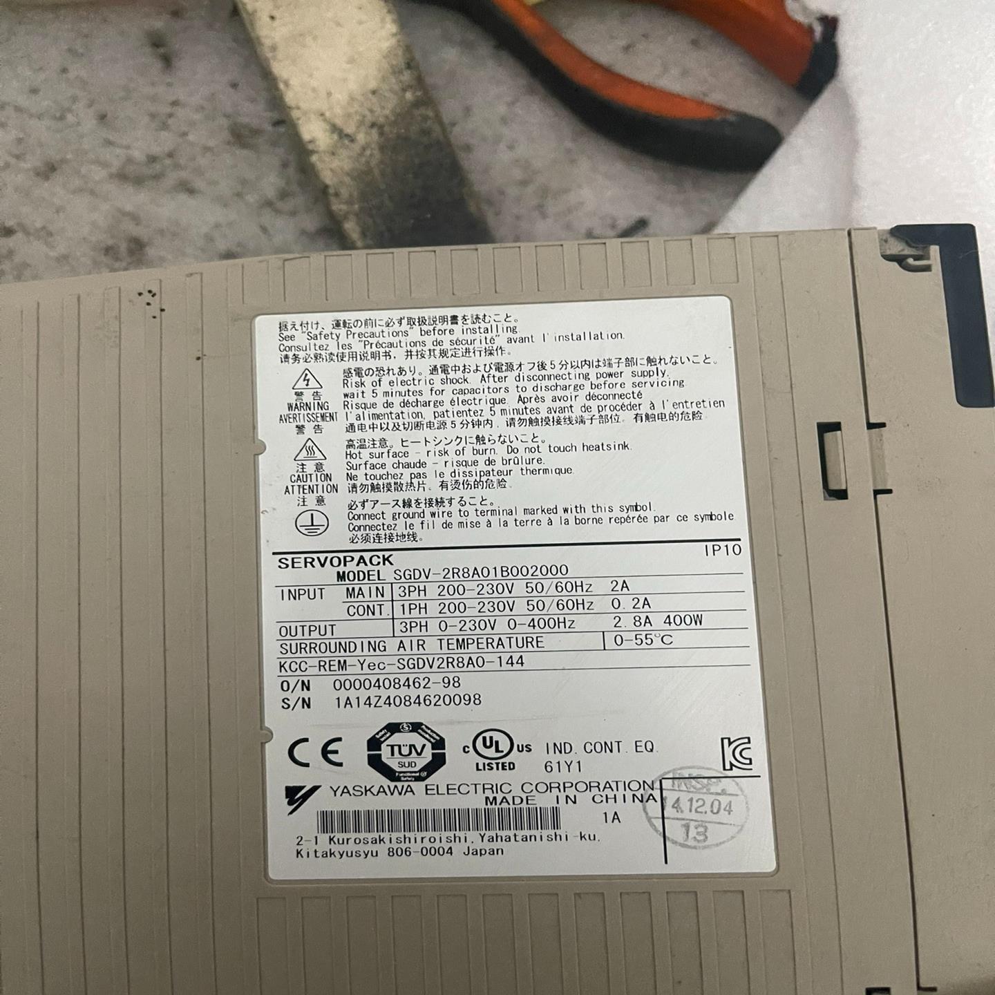 安川驱动器SGDV-2R8A01B002000/400W/S~议价