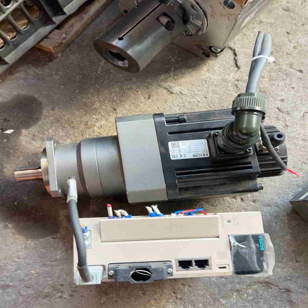 VEICHI伟创驱动器SD700-7R6A-PA+V7E-M议价