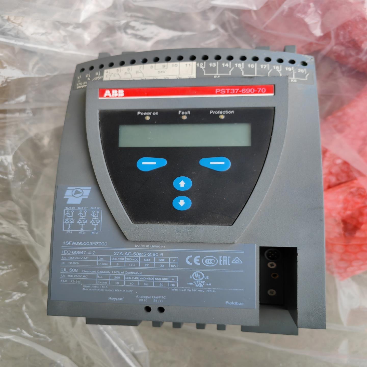 ABB软启动器，PST37-690-70，。2200(崽崽配件）
