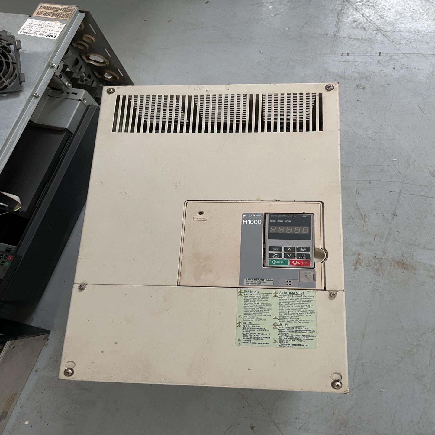 安川H1000变频器CIMR-HB4A0112AAA 现货5（崽载电子）
