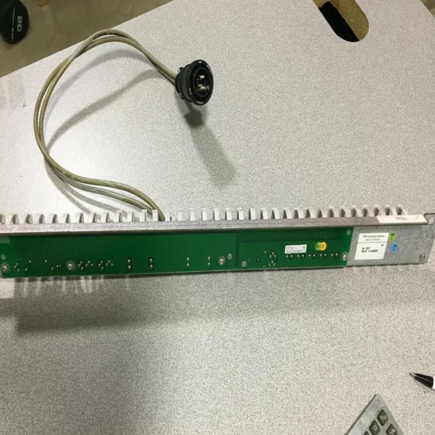ABB SX557 3BUR000698R1 分配 DC24（耶耶电子）