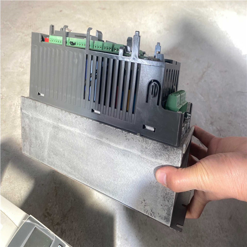 议~ABB变频器ACS510-01-07A2-4，3KW。成色非