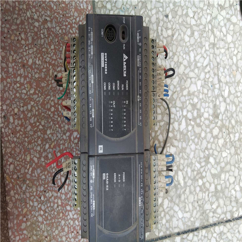 台达PLC DVP16ES200R，04AD一E2成色新实物(崽崽配件）