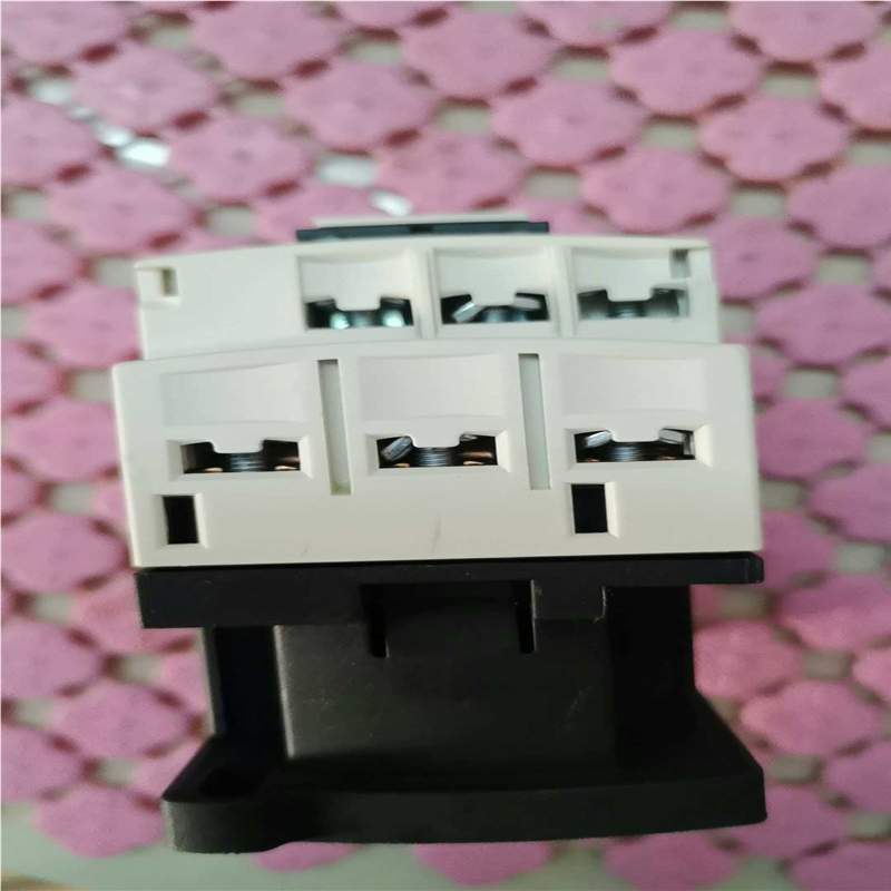 议价施耐德 CAD32接触器，项目剩余，，220V线圈，