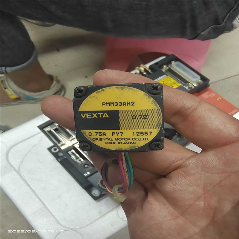 议价PMM33AH2  东方VEXTA电机一个