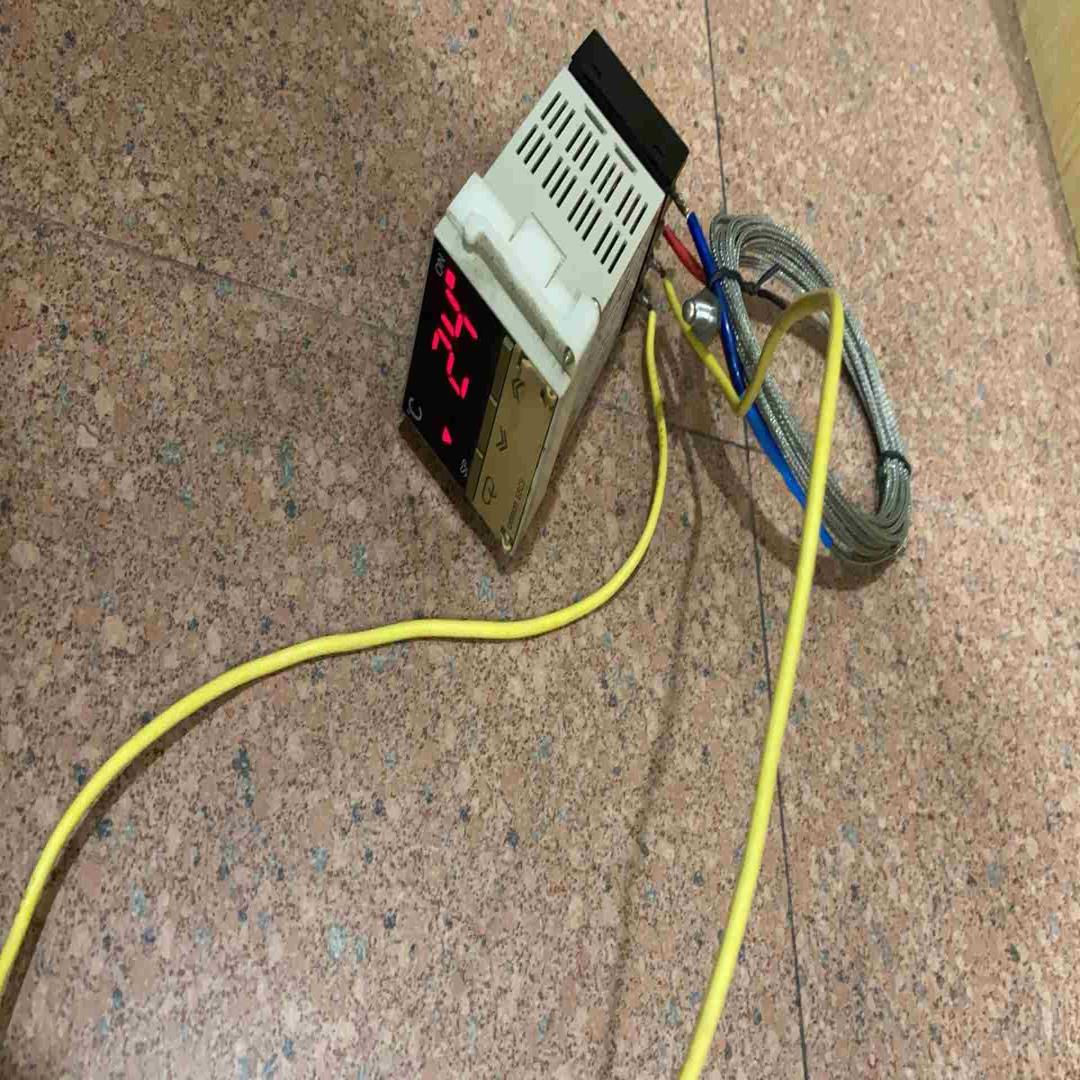 OMRON库存温控表E5CS-QKJ固态继电器输8个插议价