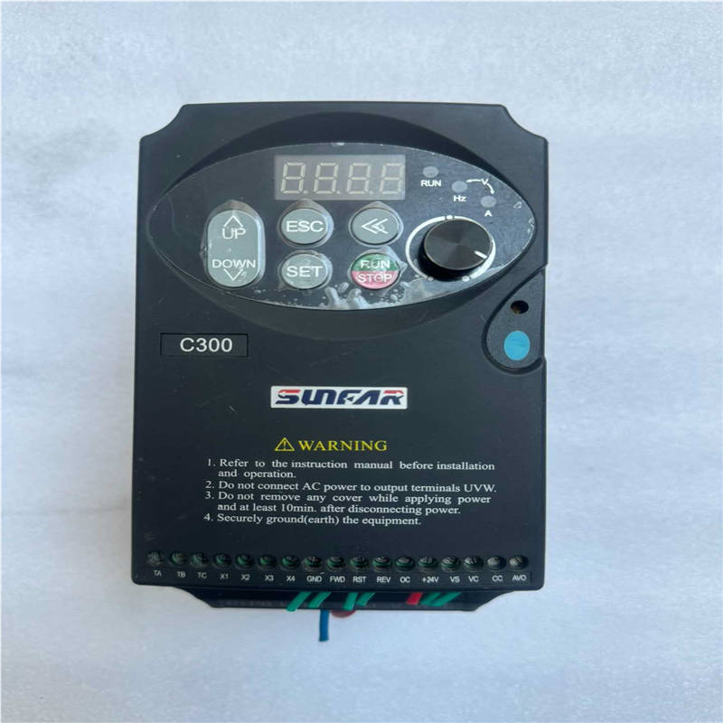 四方变频器 C300-2S0007 220v0.(崽崽配件）