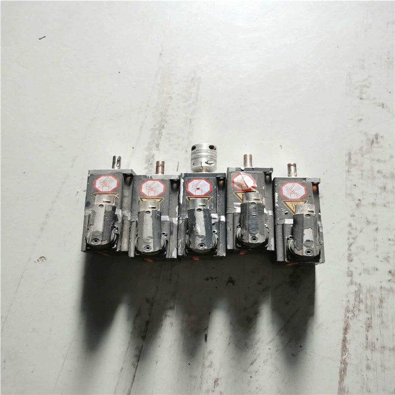 倍福伺服电机AM8111-1F 10-0000件，功(崽崽配件）