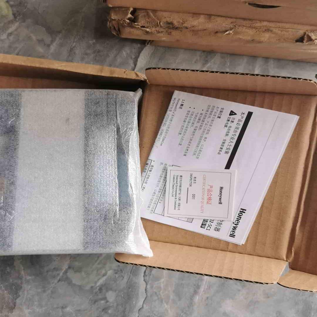 霍尼韦尔DDC控制器带包装型号UC6002-SC1议价
